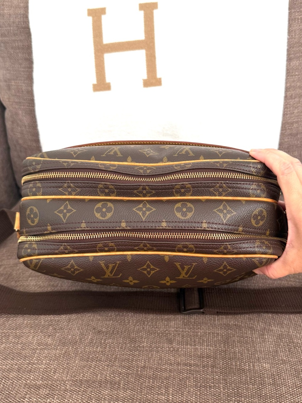 Authentic Louis Vuitton Reporter PM unisex messenger crossbody bag monogram LV - Picture 10 of 16